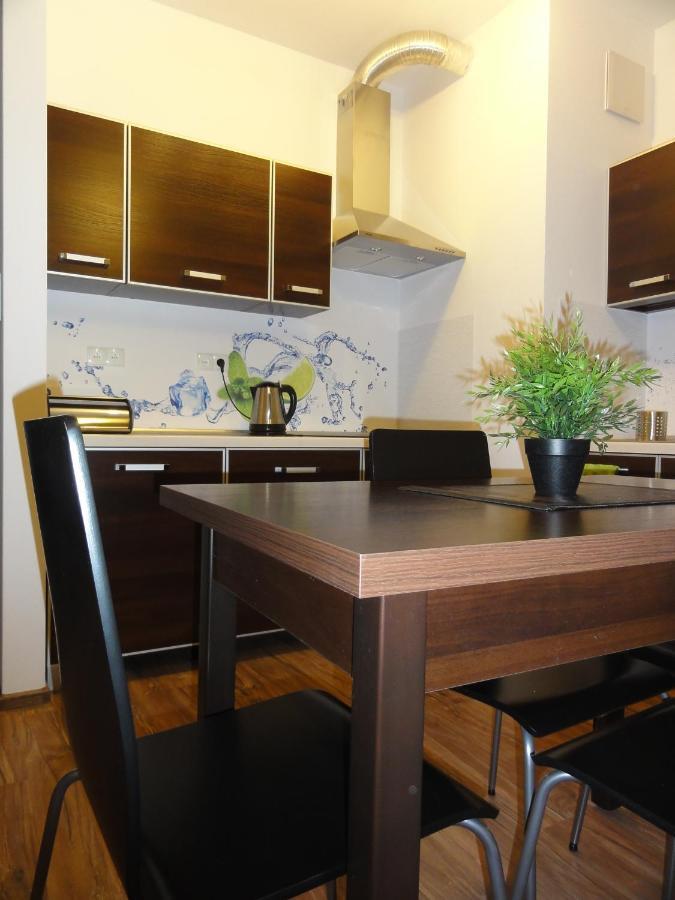 Apartament Centrum Gieldowa Varšava Exteriér fotografie